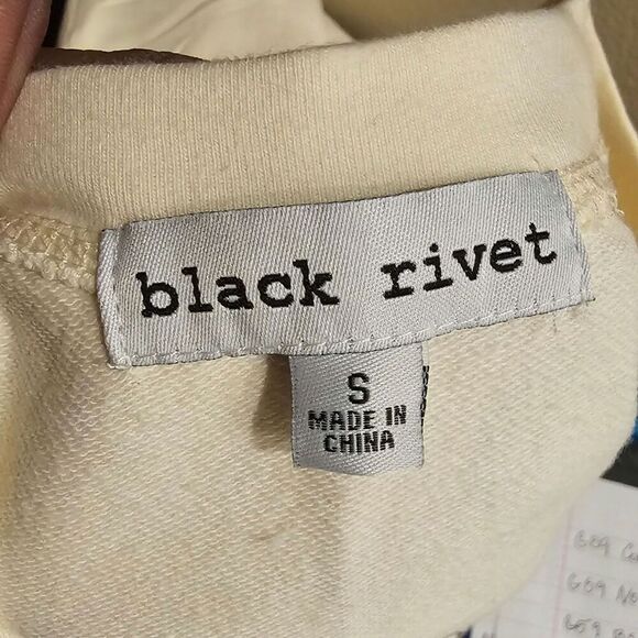 Black Rivet Women's Shortsleeve Studded Top Size Small - Picture 5 of 6